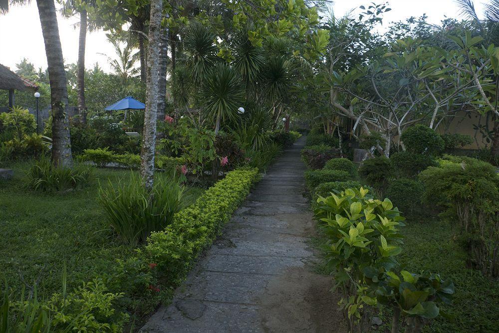 Segara Anak Bungalow & Restaurant Kuta  Exterior foto