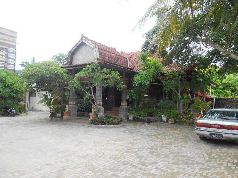Segara Anak Bungalow & Restaurant Kuta  Exterior foto